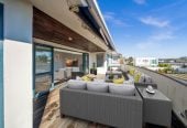 Must sell, Overseas Vendors, Macleans College Zone, 5 beds 3 baths house with triple garage, 1/22 Sea Spray Drive, Half Moon Bay, Auckland