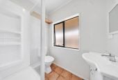 Must sell, Overseas Vendors, Macleans College Zone, 5 beds 3 baths house with triple garage, 1/22 Sea Spray Drive, Half Moon Bay, Auckland