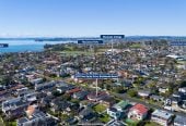 Must sell, Overseas Vendors, Macleans College Zone, 5 beds 3 baths house with triple garage, 1/22 Sea Spray Drive, Half Moon Bay, Auckland