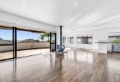 Must sell, Overseas Vendors, Macleans College Zone, 5 beds 3 baths house with triple garage, 1/22 Sea Spray Drive, Half Moon Bay, Auckland
