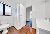 Must sell, Overseas Vendors, Macleans College Zone, 5 beds 3 baths house with triple garage, 1/22 Sea Spray Drive, Half Moon Bay, Auckland
