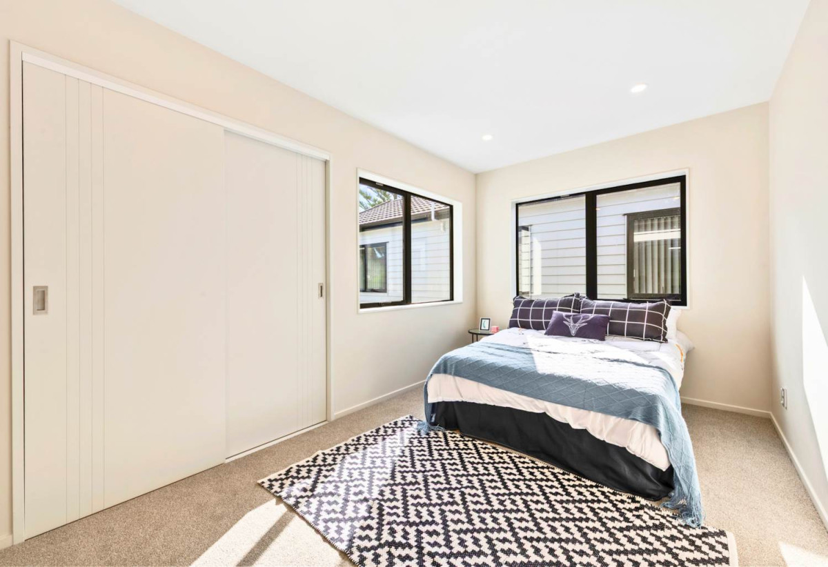 Beside the Reserv, Brandnew standalone 4 beds +study room 2.5 baths home with double garage, 2B Church Street, Otahuhu, Auckland