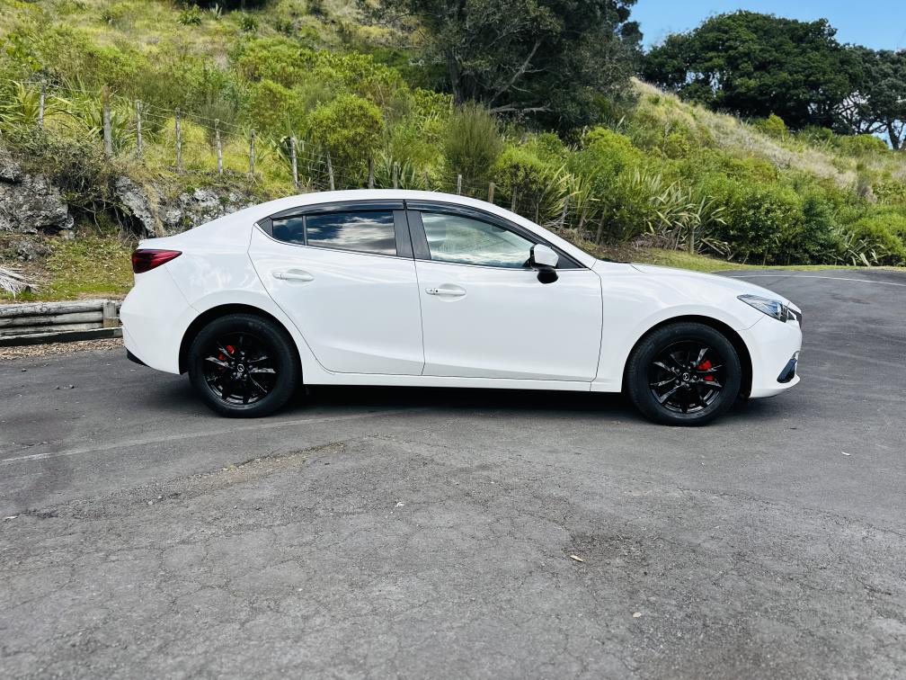 2015 Mazda Axela 20S HYBRID !! HIGH SPEC !! Sedan Automatic, New Import, 2,000 cc, 45,462 km