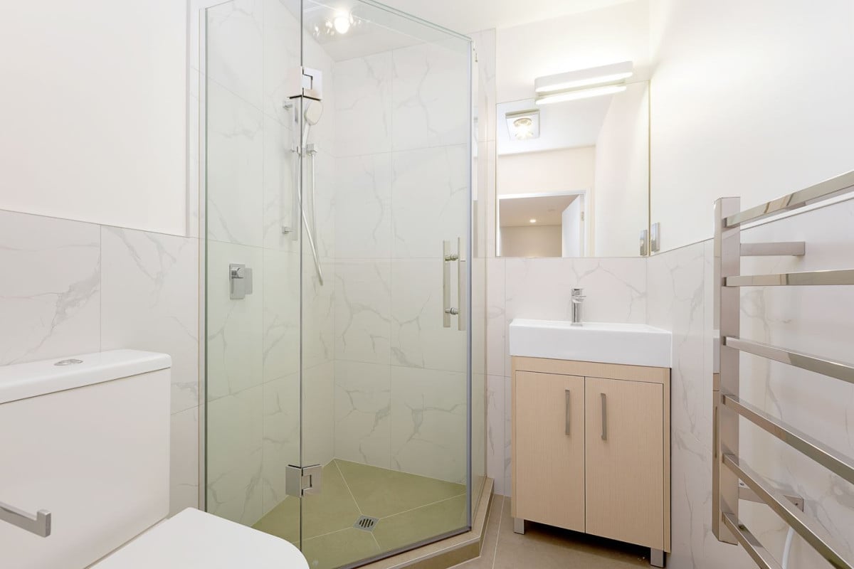4 beds (2 ensuites) 3.5 baths home with garage, 1 ensuite ground floor, 77 Bordeaux Parade, Te Atatu South, Auckland