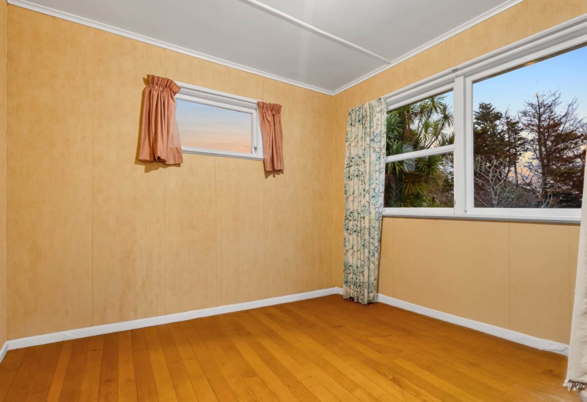 1712m2 section, Brick and tile 3 beds 1 bath house with carport, 155 Great South Road, Drury, Auckland