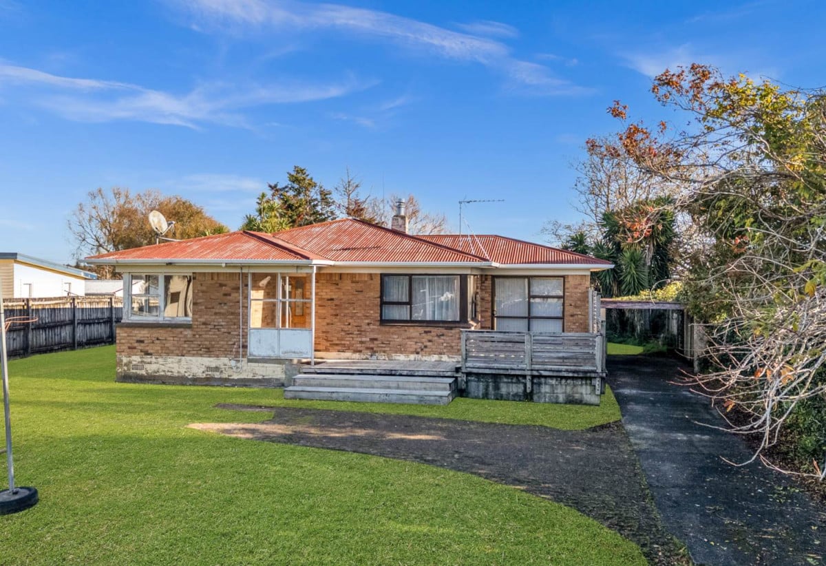 1712m2 section, Brick and tile 3 beds 1 bath house with carport, 155 Great South Road, Drury, Auckland