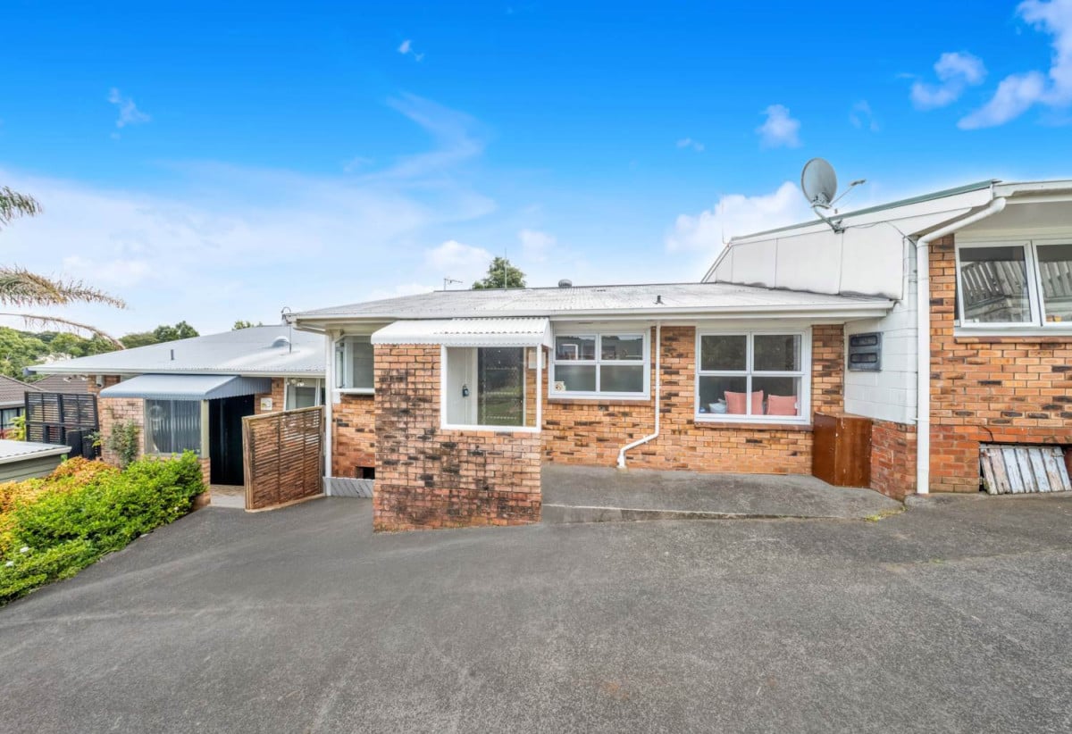Brick 2 beds 1 bath home with carport, 3B Kelvyn Grove, Hill Park, Auckland