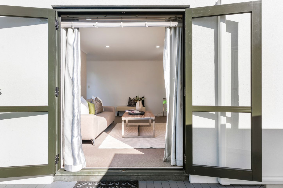 324m2 section, 145m2 Freehold 3 beds 1 bath home with double garage, 1A Eaglen Place, Howick, Auckland