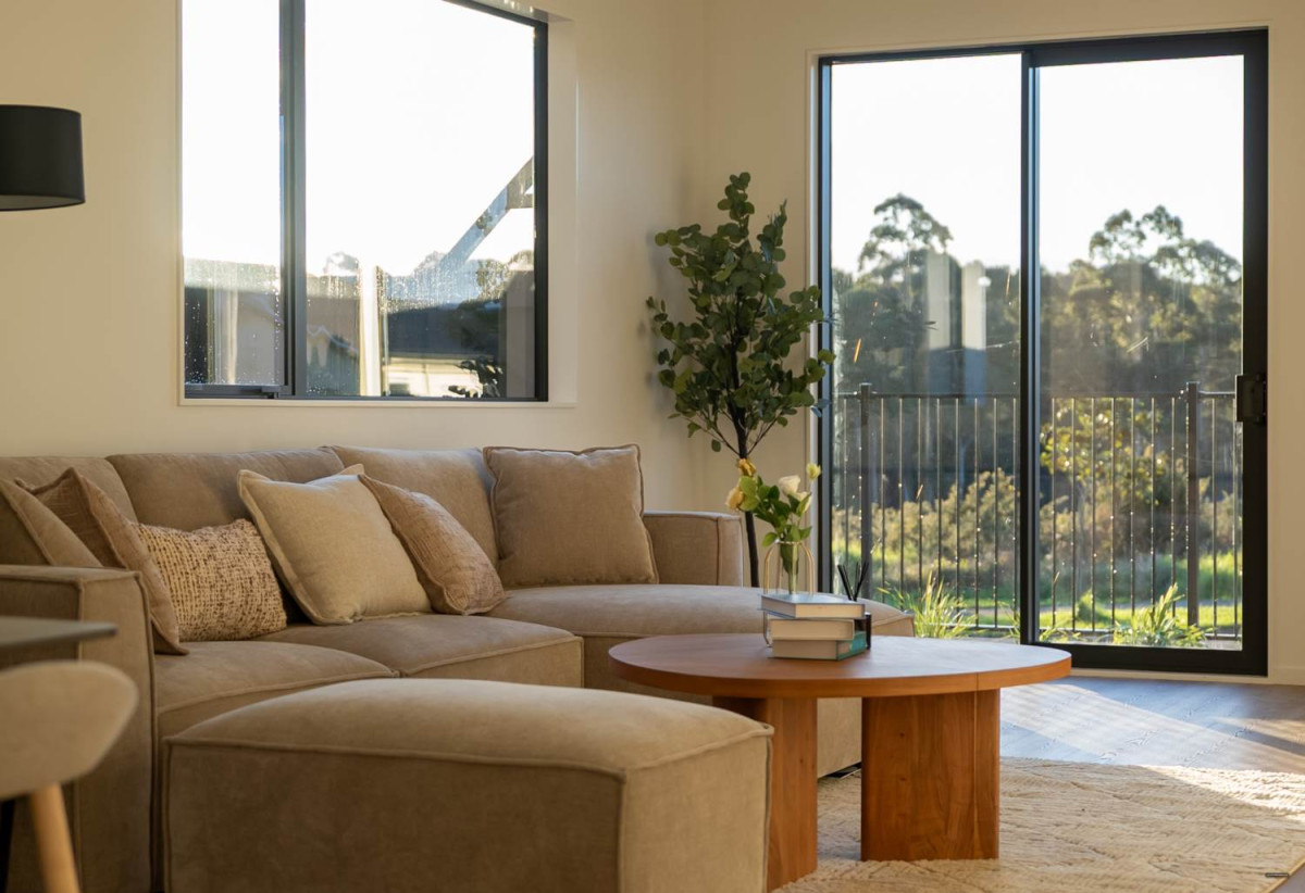 Built by Mars Living Construction and backed by a 10-Year Master Build Guarantee, 227m2 Brandnew 5 beds 3 baths house with double garage on 451m2 section, central air-conditioning, 242B West Hoe Heights, Orewa, Auckland