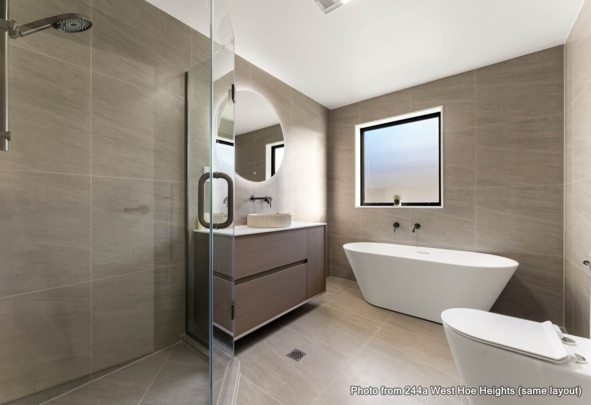 Built by Mars Living Construction and backed by a 10-Year Master Build Guarantee, 227m2 Brandnew 5 beds 3 baths house with double garage on 451m2 section, central air-conditioning, 242B West Hoe Heights, Orewa, Auckland
