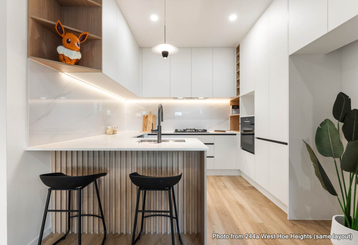 Built by Mars Living Construction and backed by a 10-Year Master Build Guarantee, 227m2 Brandnew 5 beds 3 baths house with double garage on 451m2 section, central air-conditioning, 242B West Hoe Heights, Orewa, Auckland