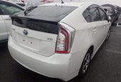 2014 Toyota Prius Hatchback Automatic, Hybrid, 1,800 cc, 103,000 km