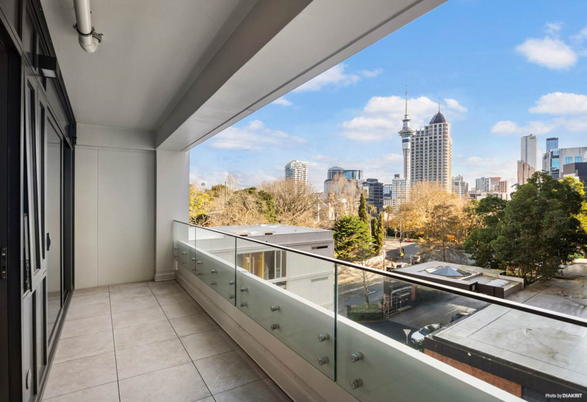 Auckland Girls’ Grammar School zone, 45m2 Freehold 1 bed 1 bath apartment with car park, 5D/14 Waterloo Quadrant, City Centre, Auckland