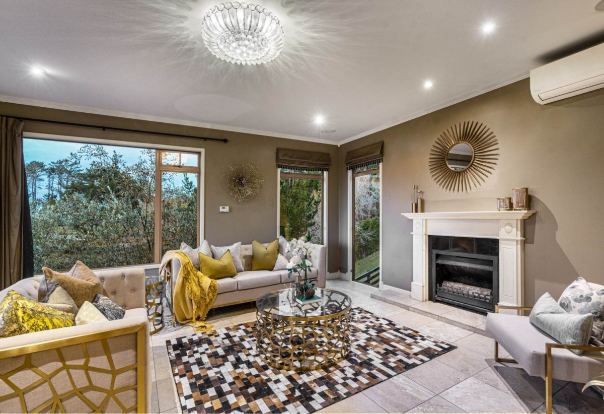 2.9ha Lifestyle section, Country Views, Provincial Charm Home & Cottage, Renovated, 5 beds + office 3 baths main home, with 5 gagare and a separate, 1 bed 1 bath self-contained cottage, 21 Messenger Road, Stillwater, Auckland