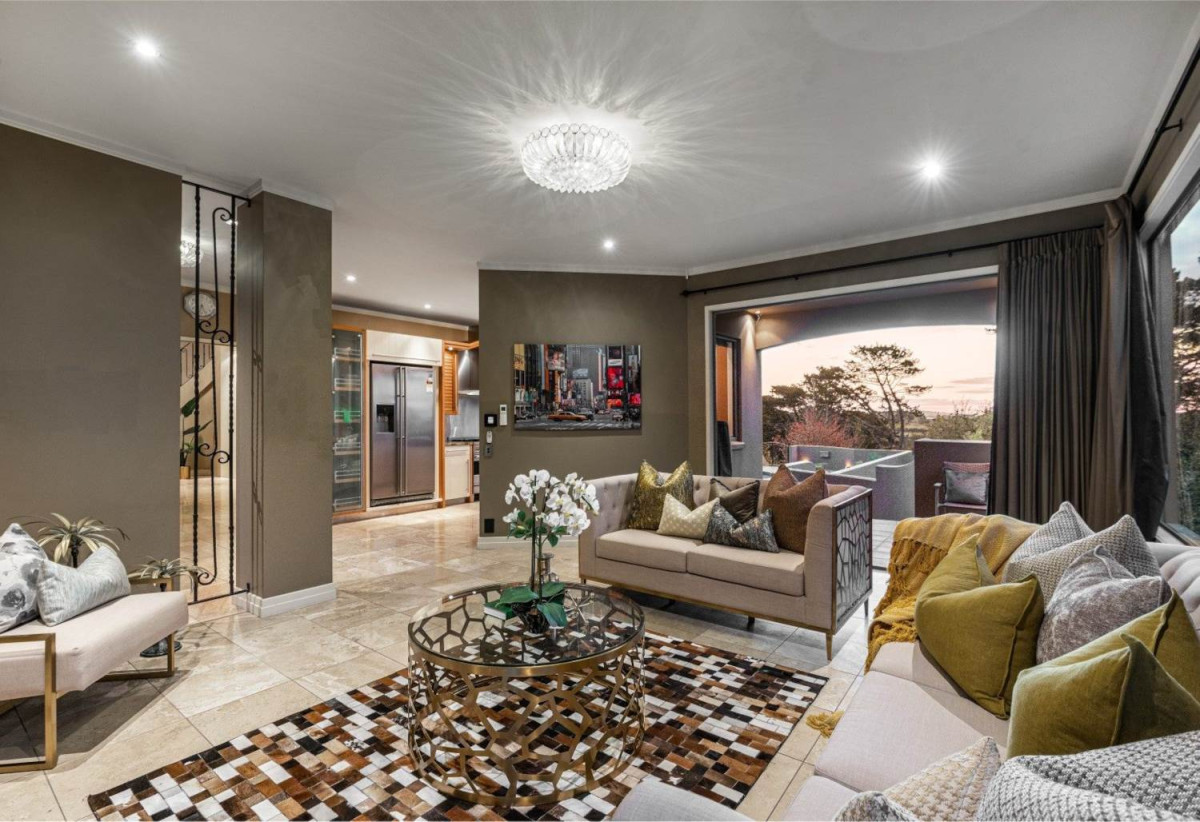 2.9ha Lifestyle section, Country Views, Provincial Charm Home & Cottage, Renovated, 5 beds + office 3 baths main home, with 5 gagare and a separate, 1 bed 1 bath self-contained cottage, 21 Messenger Road, Stillwater, Auckland