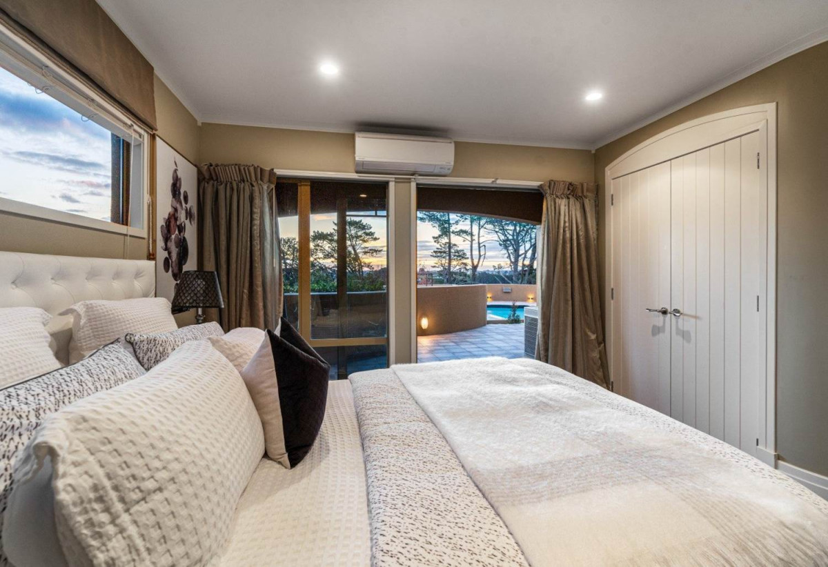 2.9ha Lifestyle section, Country Views, Provincial Charm Home & Cottage, Renovated, 5 beds + office 3 baths main home, with 5 gagare and a separate, 1 bed 1 bath self-contained cottage, 21 Messenger Road, Stillwater, Auckland