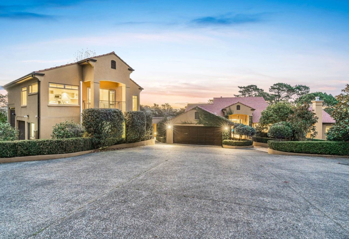 2.9ha Lifestyle section, Country Views, Provincial Charm Home & Cottage, Renovated, 5 beds + office 3 baths main home, with 5 gagare and a separate, 1 bed 1 bath self-contained cottage, 21 Messenger Road, Stillwater, Auckland