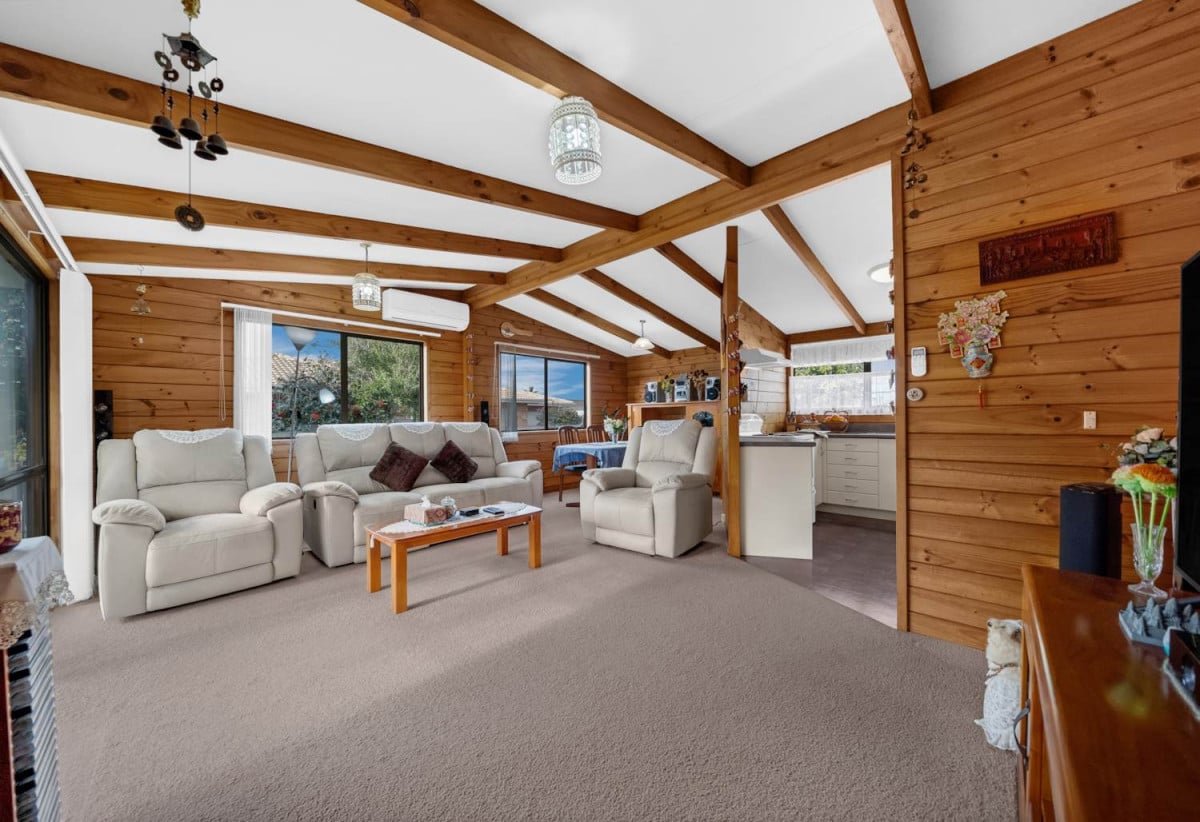 Half share of 1,219m² , 3 beds 1 bath house with Single garage, own separate driveway, extra car park, 2/94 Carruth Road, Papatoetoe, Auckland