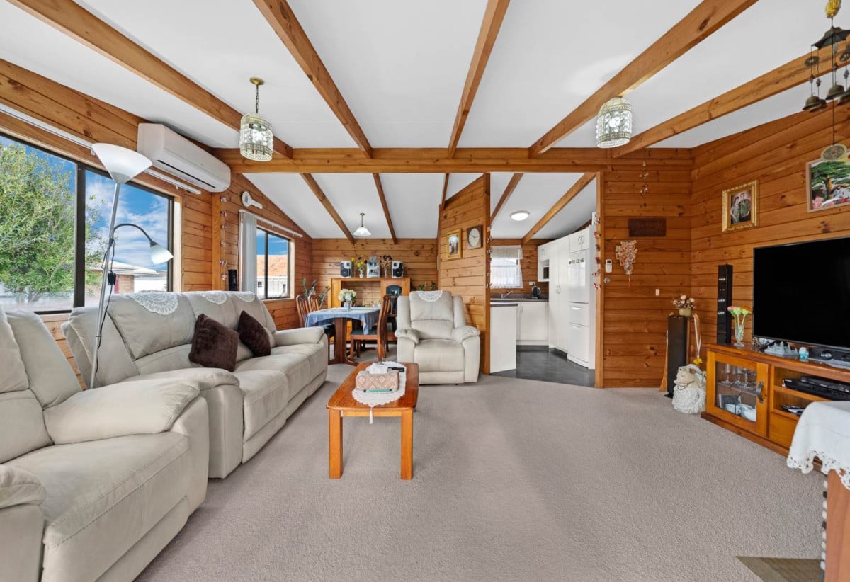 Half share of 1,219m² , 3 beds 1 bath house with Single garage, own separate driveway, extra car park, 2/94 Carruth Road, Papatoetoe, Auckland