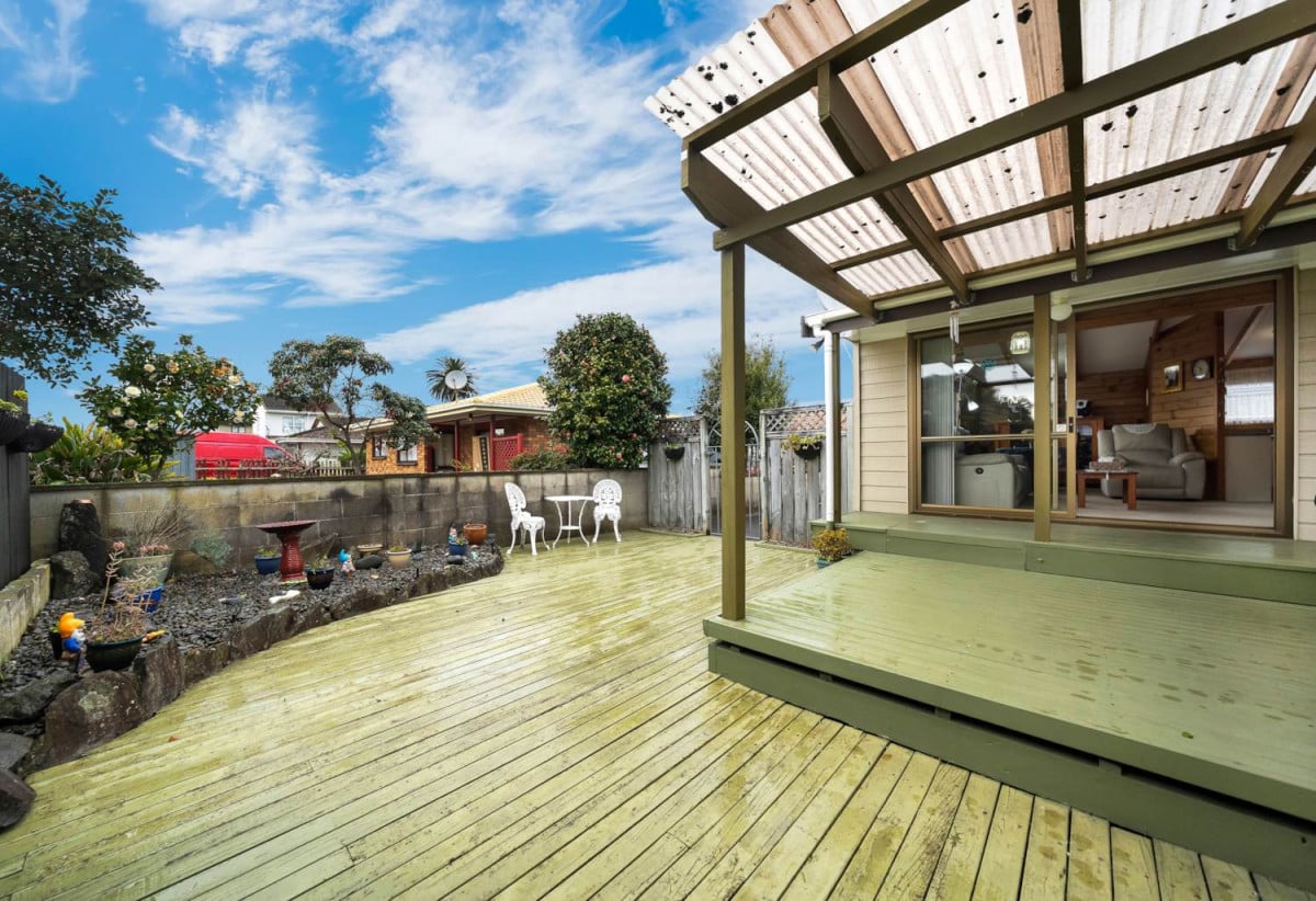 Half share of 1,219m² , 3 beds 1 bath house with Single garage, own separate driveway, extra car park, 2/94 Carruth Road, Papatoetoe, Auckland