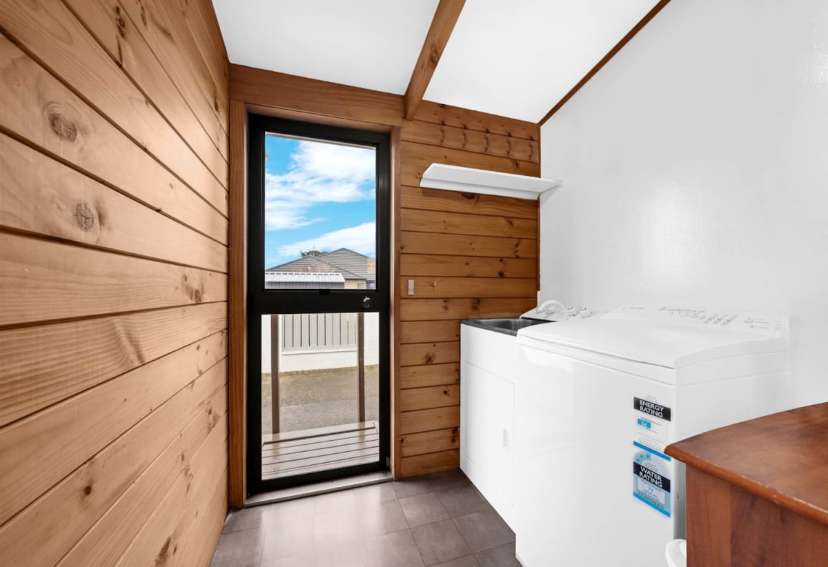 Half share of 1,219m² , 3 beds 1 bath house with Single garage, own separate driveway, extra car park, 2/94 Carruth Road, Papatoetoe, Auckland