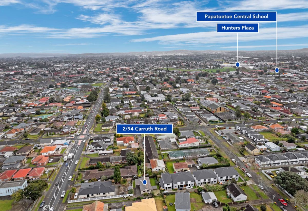 Half share of 1,219m² , 3 beds 1 bath house with Single garage, own separate driveway, extra car park, 2/94 Carruth Road, Papatoetoe, Auckland