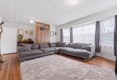 607m2 section, 3 beds 1 bath house with car parks, 35 Arnwood Street, Manurewa, Auckland