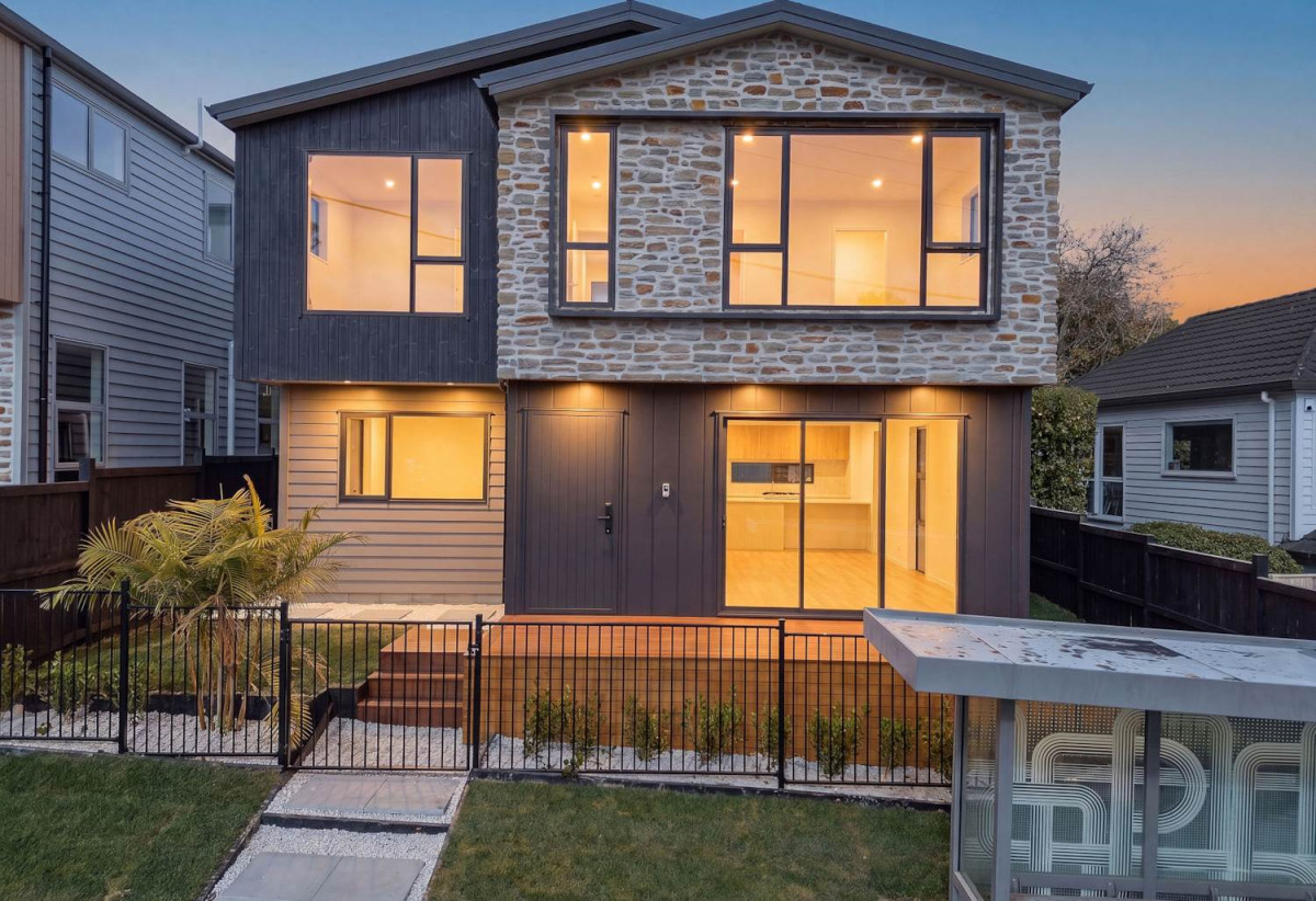 10-Year Master Build Guarantee, Rangitoto College zone, 160m2 Brandnew standalone 4 beds 2.5 baths house with garage, Lot3/1 Matipo Road, Mairangi Bay, Auckland