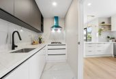 2 kitchens, 5 beds (3 ensuites) 4.5 baths house with double garage and 1 bed granny, 18 Mara Way, Sunnyvale, Auckland