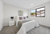 2 kitchens, 5 beds (3 ensuites) 4.5 baths house with double garage and 1 bed granny, 18 Mara Way, Sunnyvale, Auckland