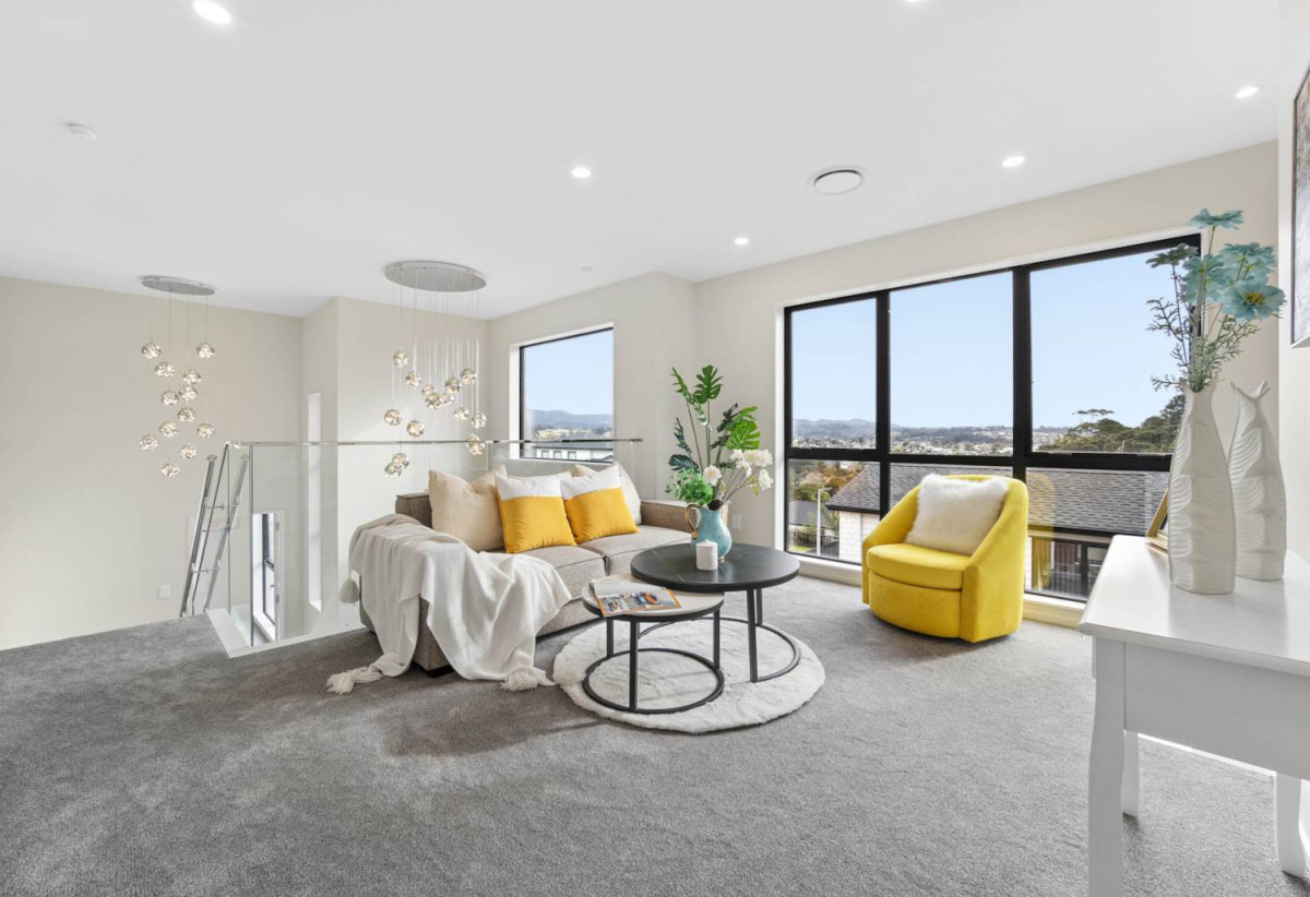 2 kitchens, 5 beds (3 ensuites) 4.5 baths house with double garage and 1 bed granny, 18 Mara Way, Sunnyvale, Auckland