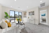 2 kitchens, 5 beds (3 ensuites) 4.5 baths house with double garage and 1 bed granny, 18 Mara Way, Sunnyvale, Auckland