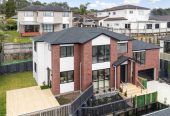 2 kitchens, 5 beds (3 ensuites) 4.5 baths house with double garage and 1 bed granny, 18 Mara Way, Sunnyvale, Auckland