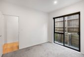 2 kitchens, 6 beds (4 ensuites) 5.5 baths house with double garage and 2 beds granny, 58 Lime Hill Rise, Flat Bush, Auckland