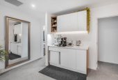 2 kitchens, 6 beds (4 ensuites) 5.5 baths house with double garage and 2 beds granny, 58 Lime Hill Rise, Flat Bush, Auckland