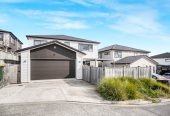 2 kitchens, 6 beds (4 ensuites) 5.5 baths house with double garage and 2 beds granny, 58 Lime Hill Rise, Flat Bush, Auckland