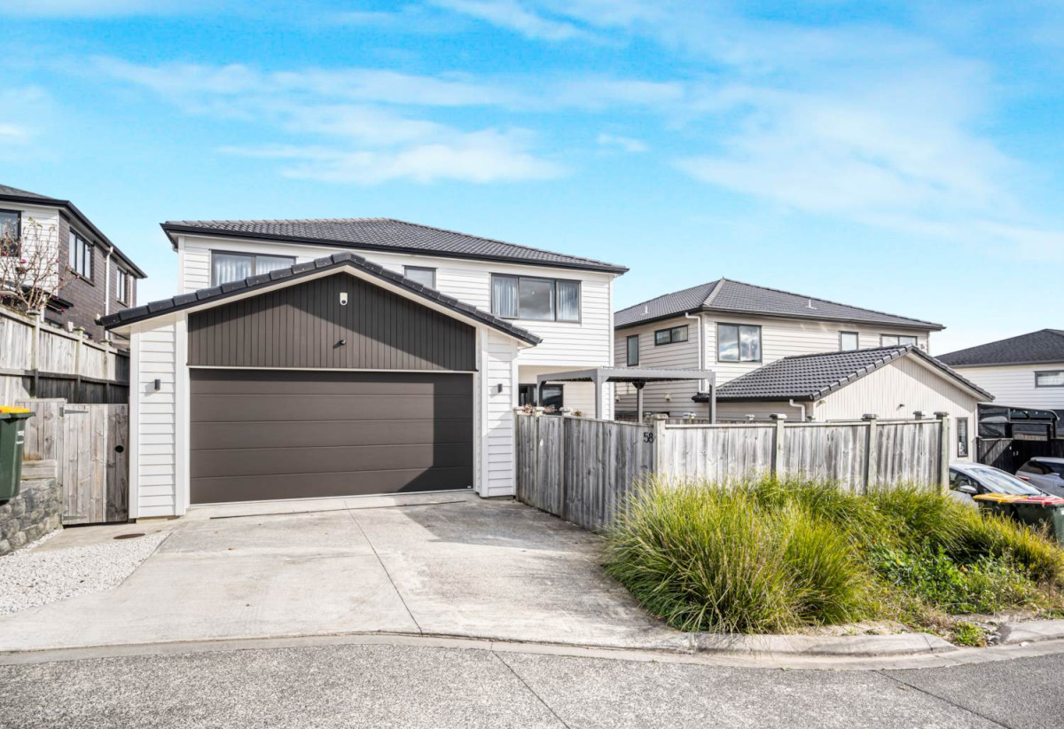 2 kitchens, 6 beds (4 ensuites) 5.5 baths house with double garage and 2 beds granny, 58 Lime Hill Rise, Flat Bush, Auckland