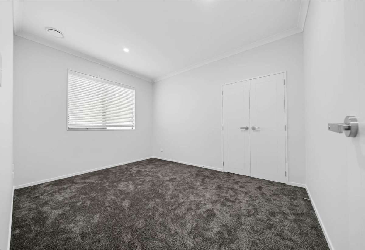 2 kitchens, 8 beds (3 ensuites) 5.5 baths house with double garage and 3 beds granny, 12 Uru Drive, Flat Bush, Auckland
