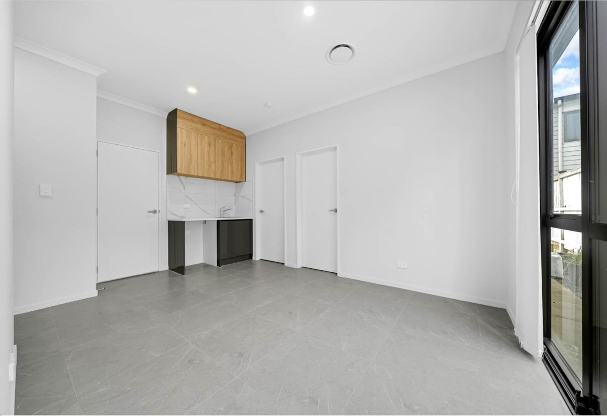 2 kitchens, 8 beds (3 ensuites) 5.5 baths house with double garage and 3 beds granny, 12 Uru Drive, Flat Bush, Auckland