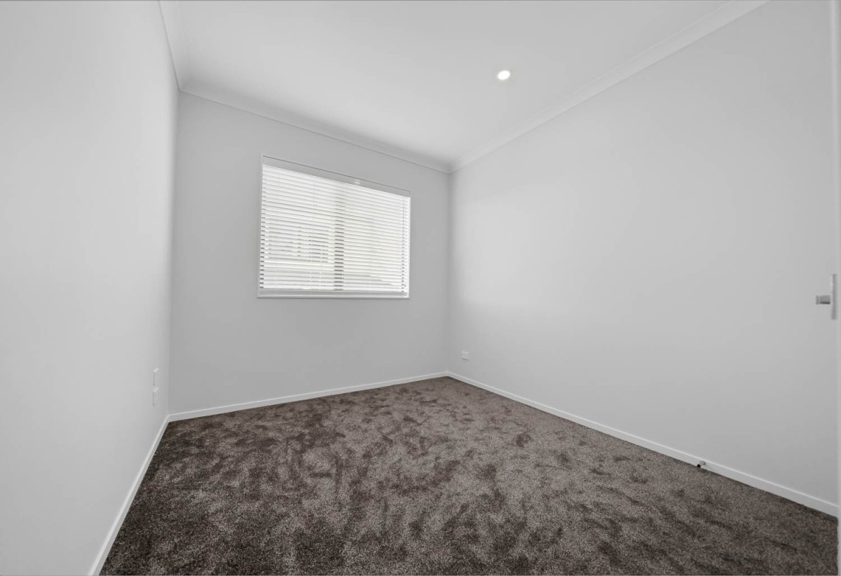 2 kitchens, 8 beds (3 ensuites) 5.5 baths house with double garage and 3 beds granny, 12 Uru Drive, Flat Bush, Auckland
