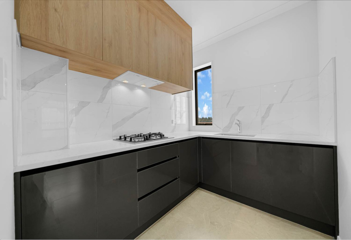 2 kitchens, 8 beds (3 ensuites) 5.5 baths house with double garage and 3 beds granny, 12 Uru Drive, Flat Bush, Auckland