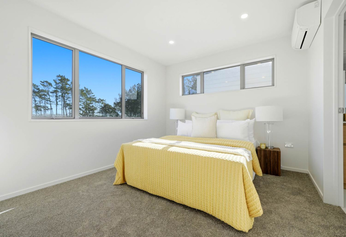Brandnew standalone 4 beds 2.5 baths house with garage, 22 Flax Street, Westgate, Auckland