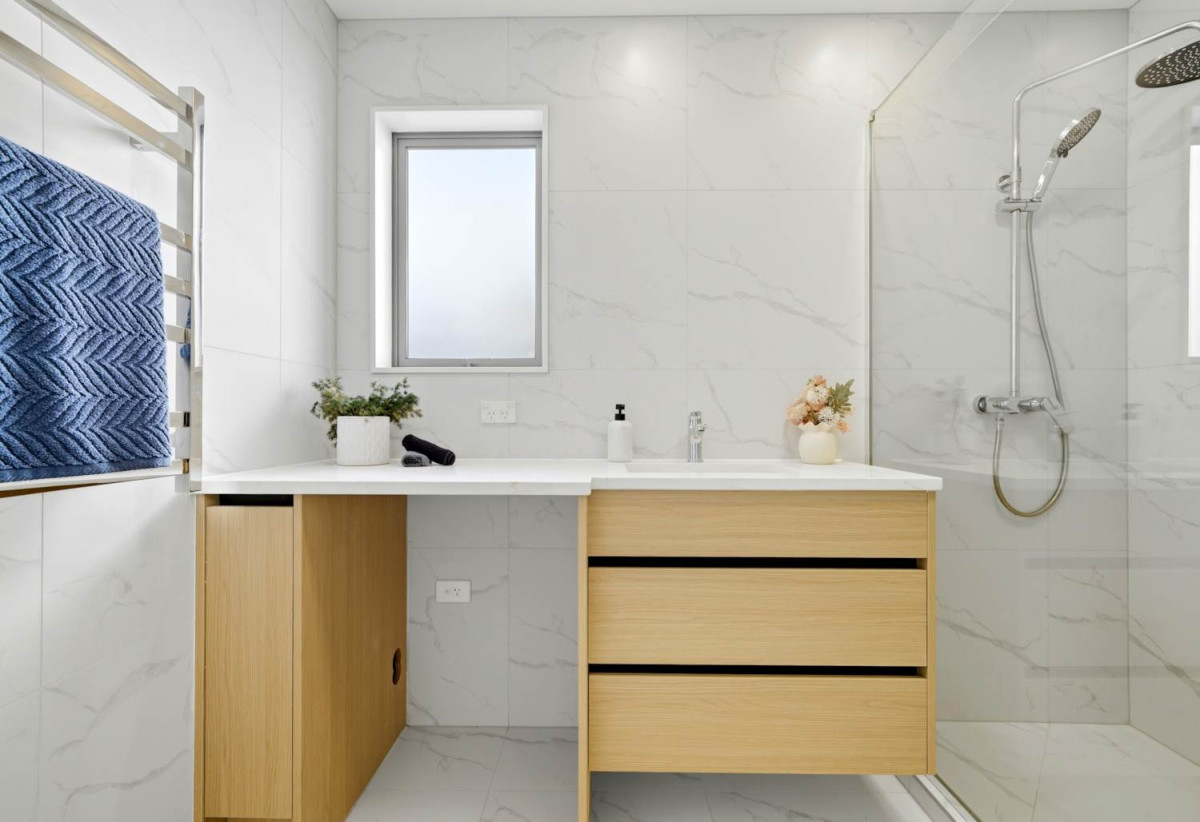 Brandnew standalone 4 beds 2.5 baths house with garage, 22 Flax Street, Westgate, Auckland