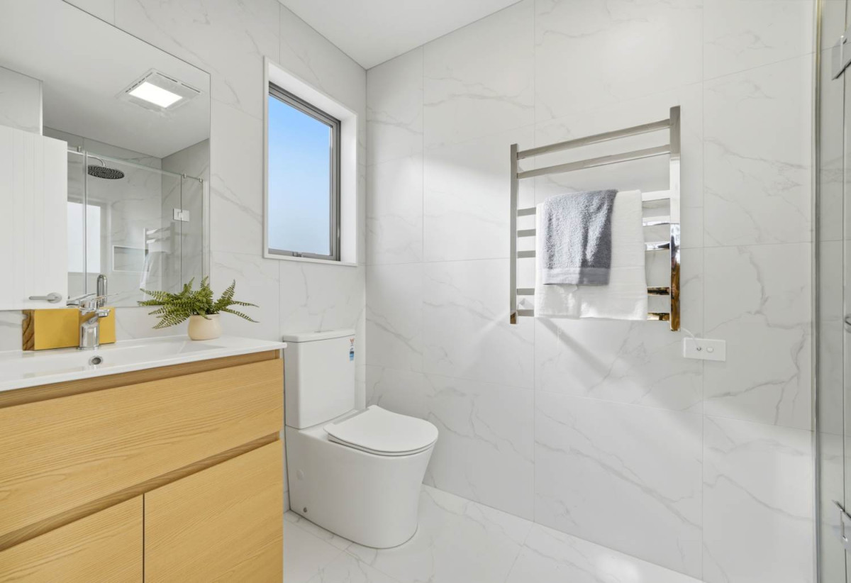 Brandnew standalone 4 beds 2.5 baths house with garage, 22 Flax Street, Westgate, Auckland