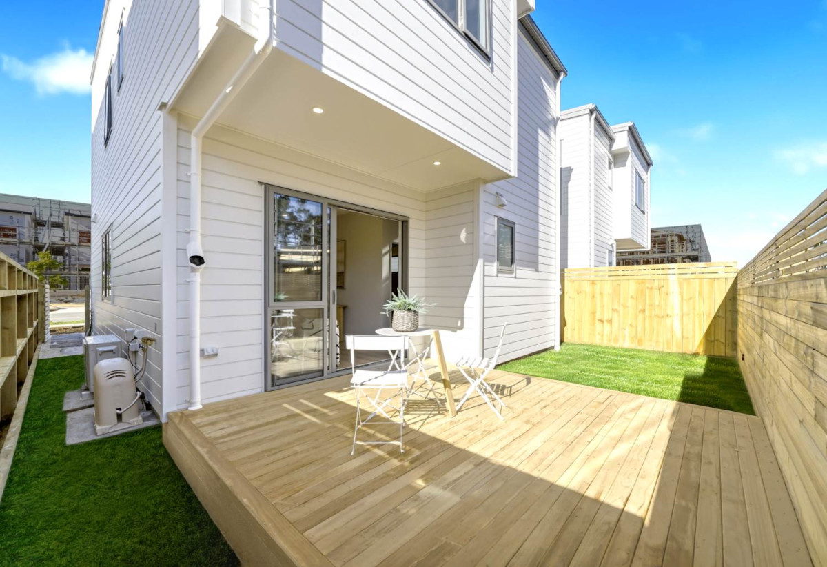 Brandnew standalone 4 beds 2.5 baths house with garage, 22 Flax Street, Westgate, Auckland
