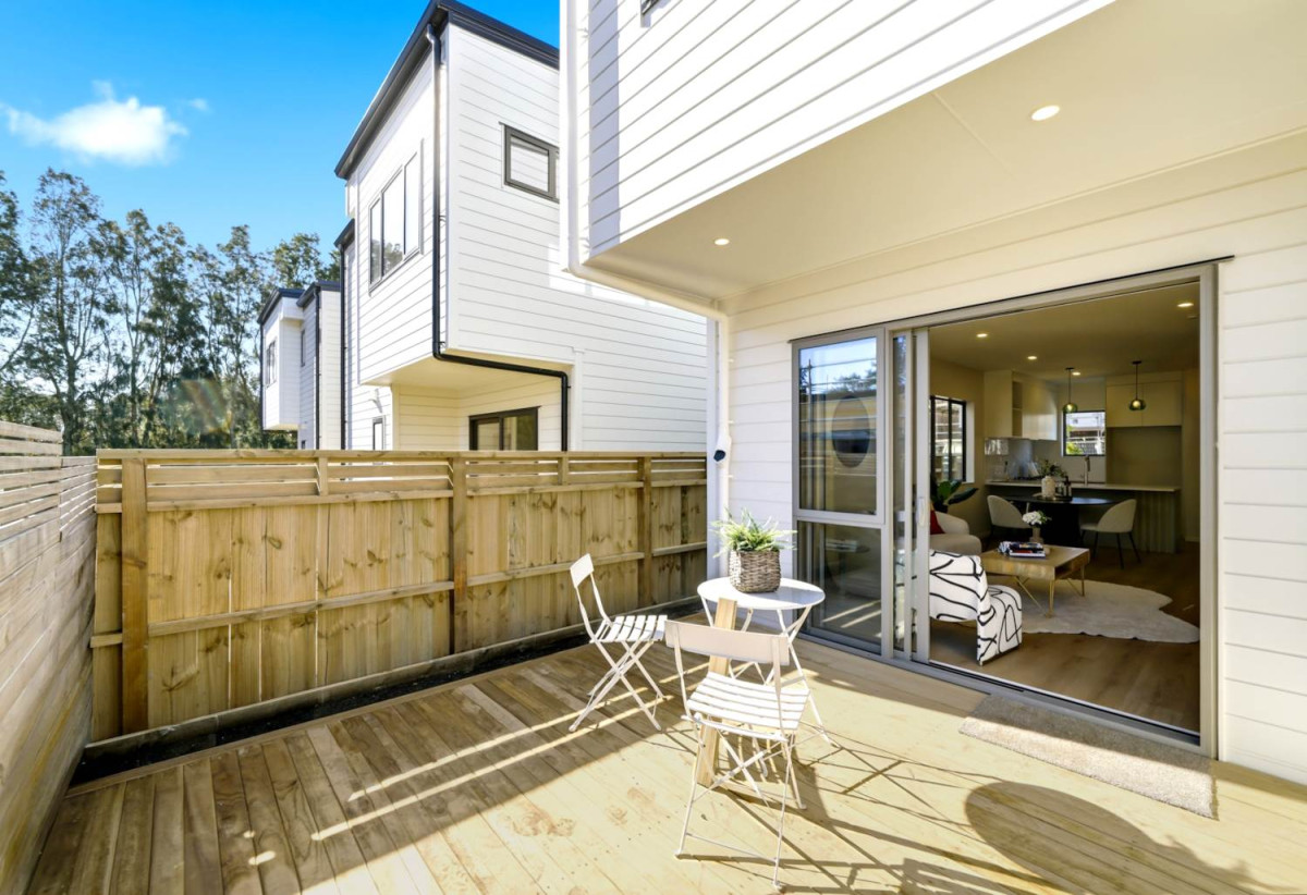Brandnew standalone 4 beds 2.5 baths house with garage, 22 Flax Street, Westgate, Auckland