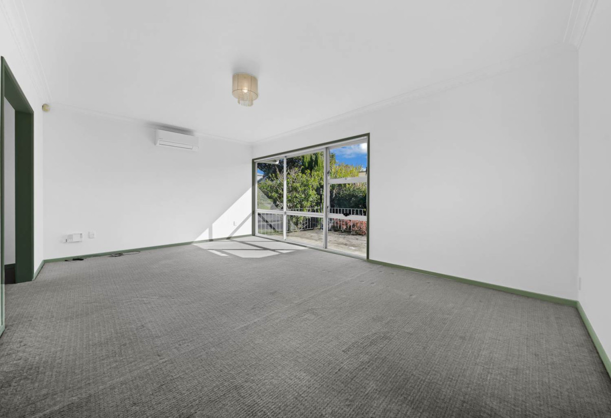 607m2 section, Brick and tile 3 beds 1 bath house with standalone double garage, 16 Harford Place, Pakuranga Heights, Auckland