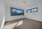607m2 section, Brick and tile 3 beds 1 bath house with standalone double garage, 16 Harford Place, Pakuranga Heights, Auckland
