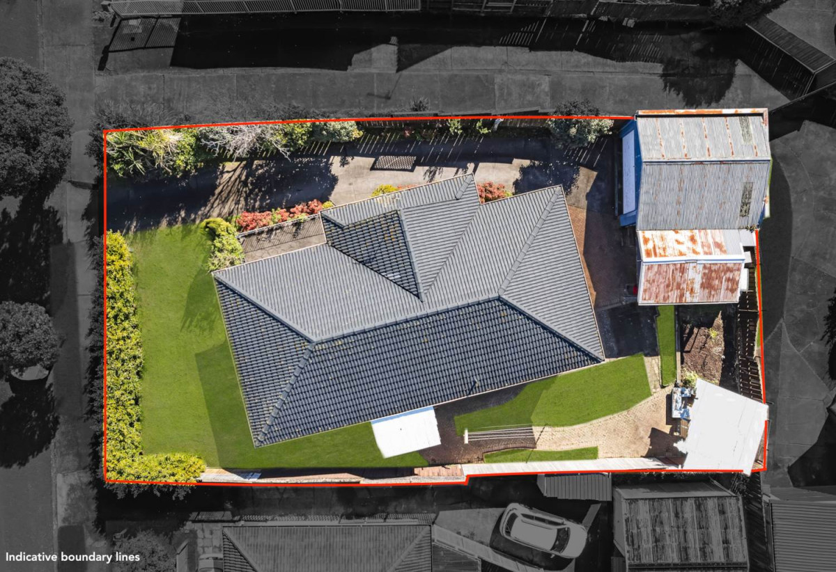 607m2 section, Brick and tile 3 beds 1 bath house with standalone double garage, 16 Harford Place, Pakuranga Heights, Auckland