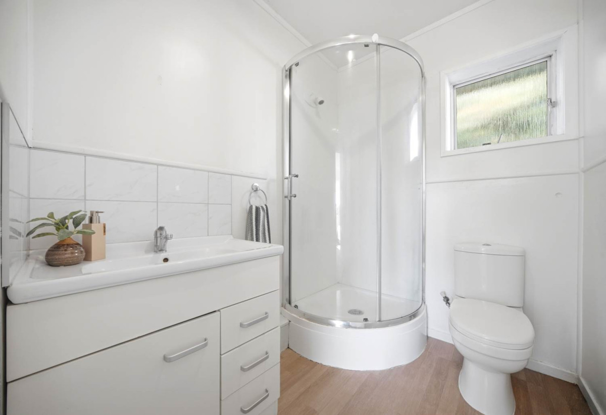 Motivated Vendors – Must Sell!, Double Grammar school zone (AGGS & MAGS), 2 beds 1 bath unit with car park, Solid concrete block and brick construction, 10/32 Arabi Street, Sandringham, Auckland